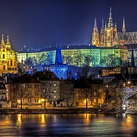 Kingdom Of 3 Roses * Praha