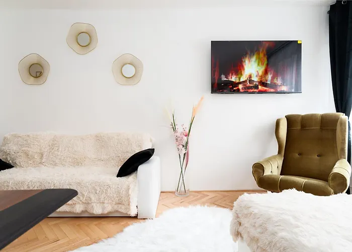 Kingdom Of 3 Roses *